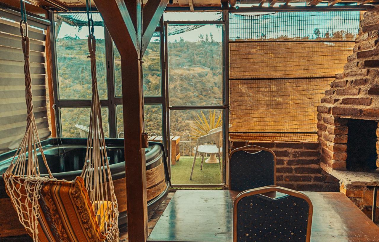 Отель Nayon Xtreme Valley Кито Экстерьер фото