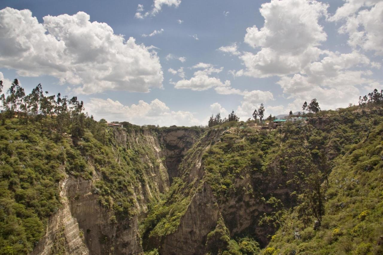 Отель Nayon Xtreme Valley Кито Экстерьер фото